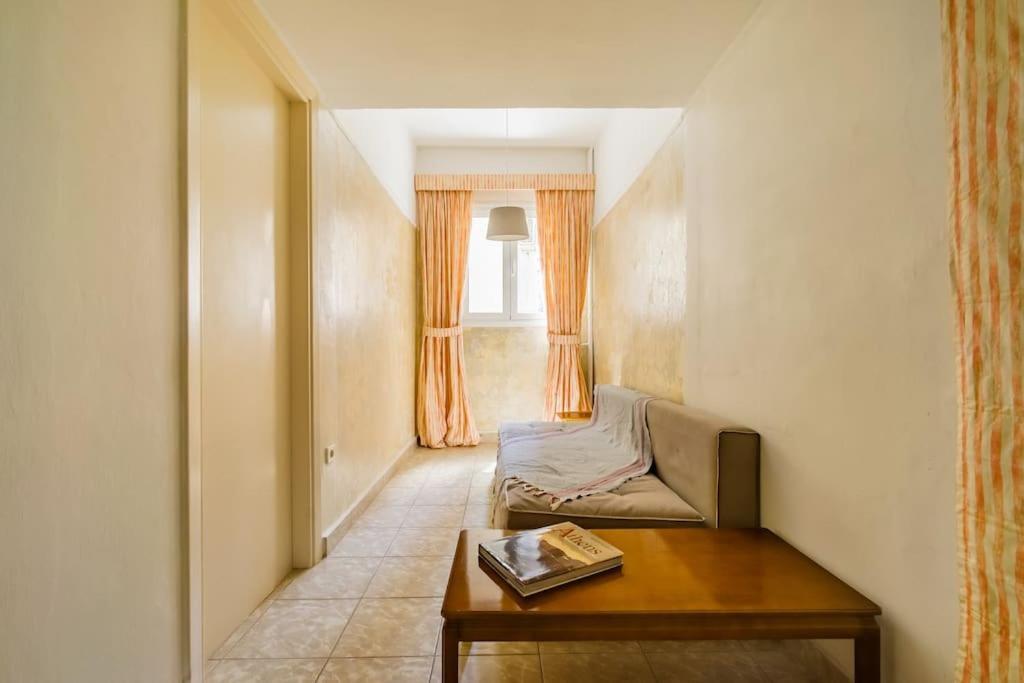 Emporikon Apartment Steps From Historic Center Афины Экстерьер фото